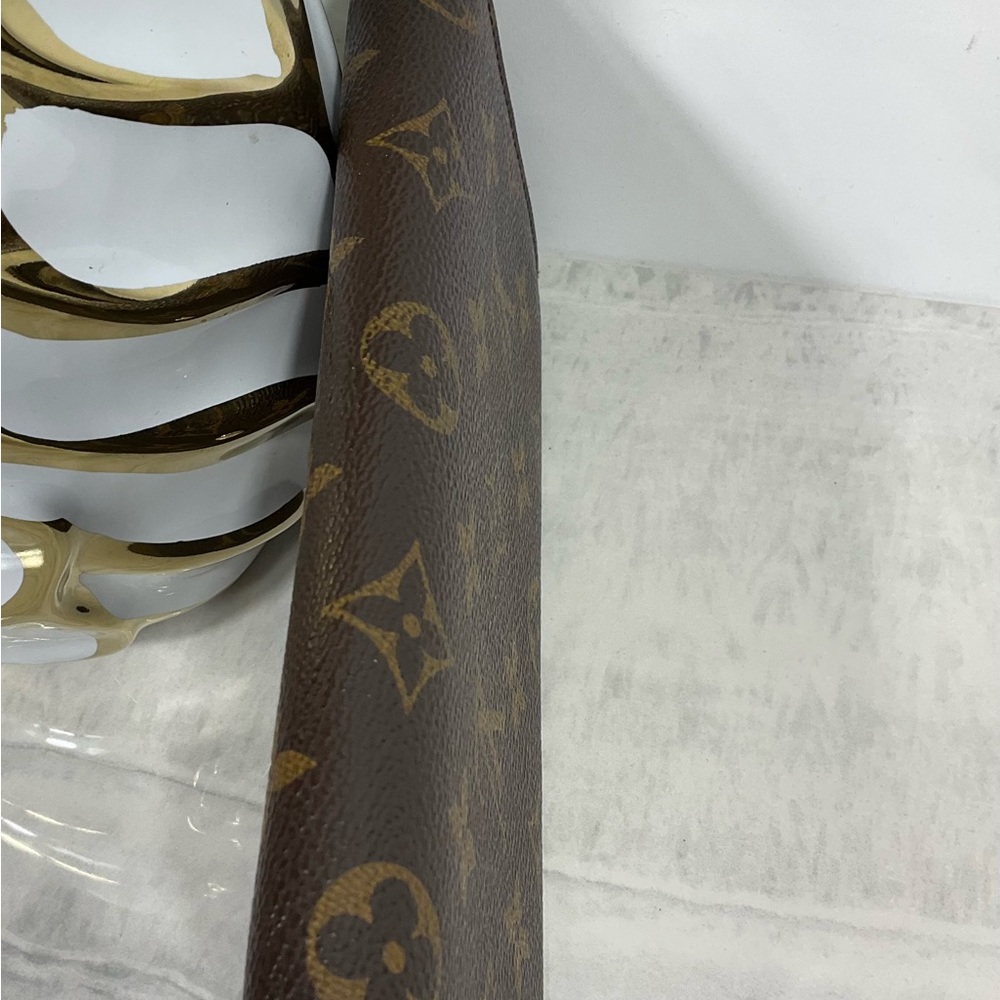 Sold Louis Vuitton Sarah Wallet Monogram - Picture 8 of 14